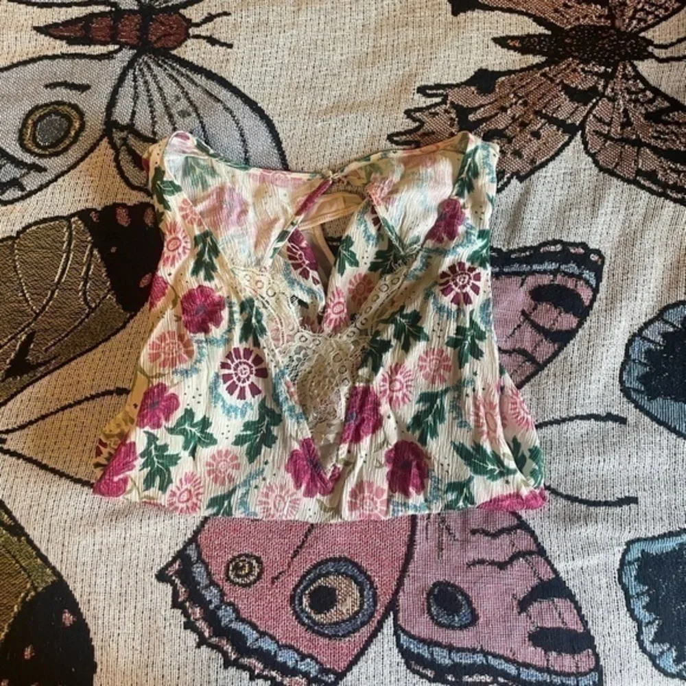 ❤️NWOT intimately free people floral body suit